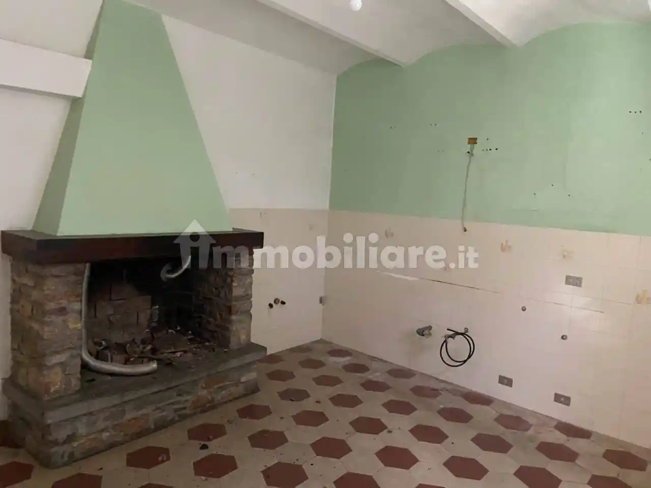 Appartamento in vendita a Sassetta