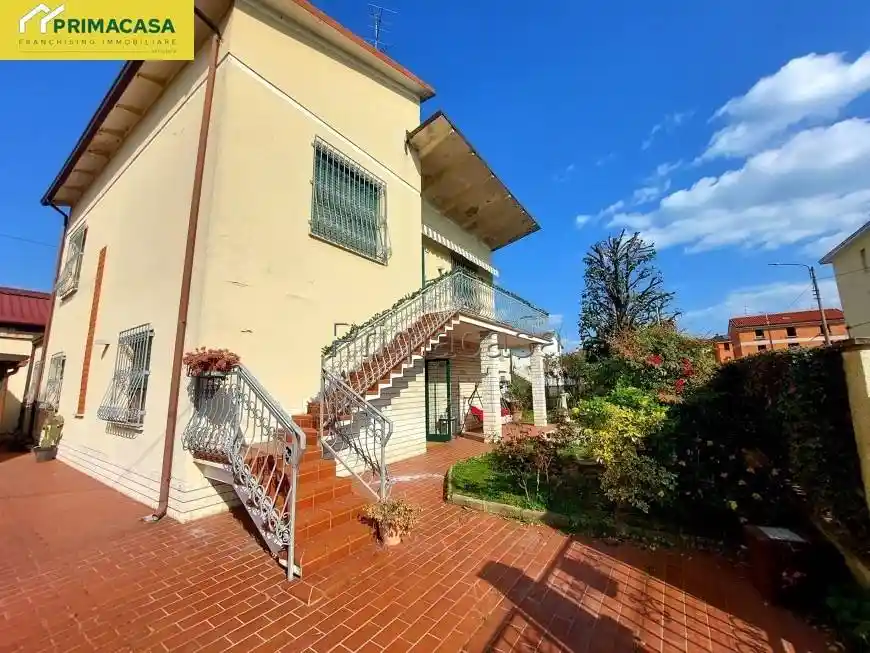Casa indipendente in vendita a Carpi