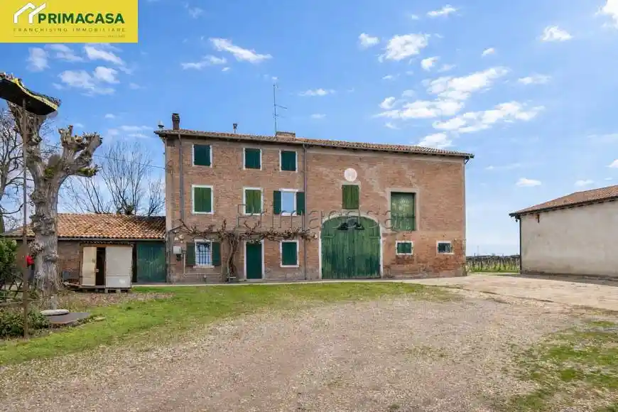Rustico - Casale in vendita a Carpi