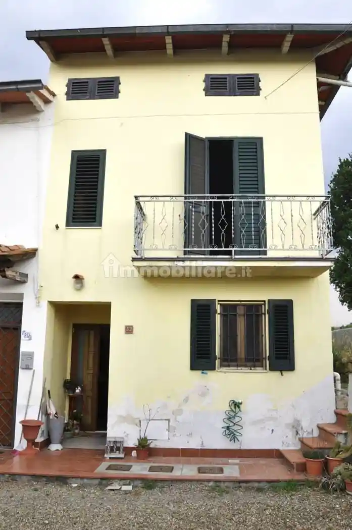 Casa indipendente in vendita a Prato
