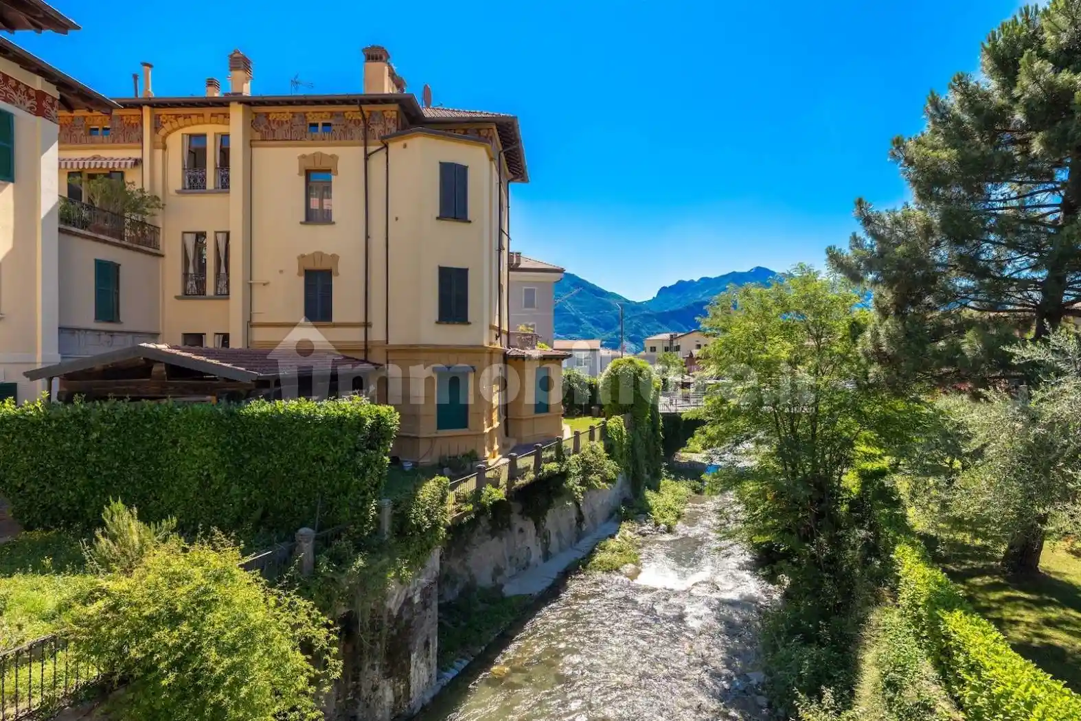 Appartamento in vendita a Menaggio