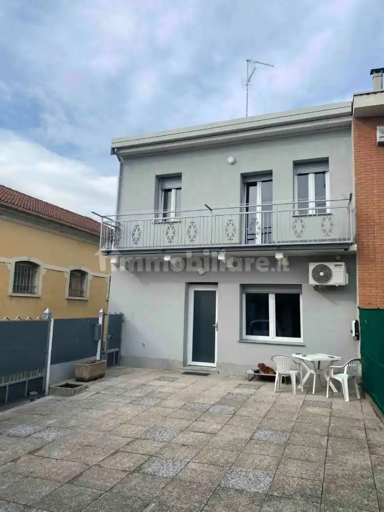 Casa indipendente in affitto a Vespolate