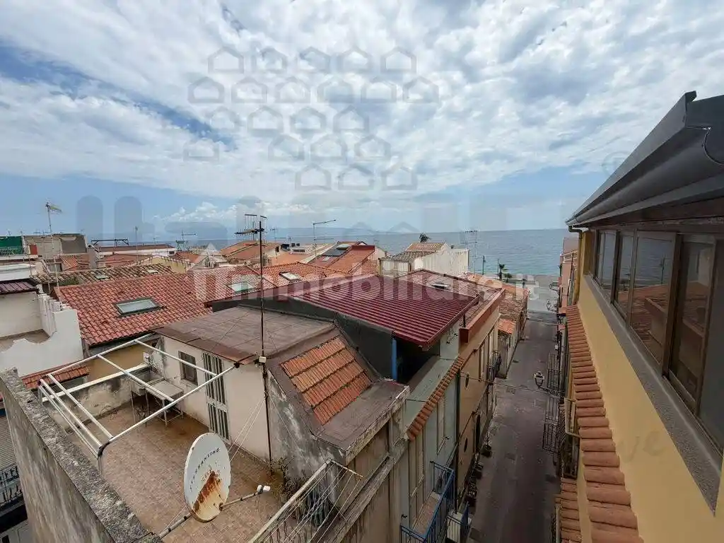 Appartamento in vendita a Nizza di Sicilia