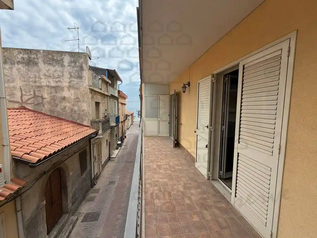 Appartamento in vendita a Nizza di Sicilia