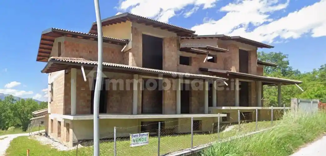 Villa in vendita a Tornimparte