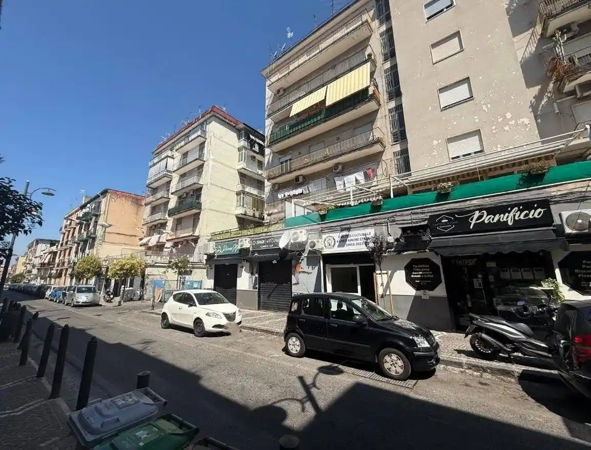 Appartamento in vendita a Napoli