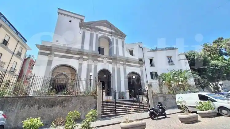 Appartamento in vendita a Napoli