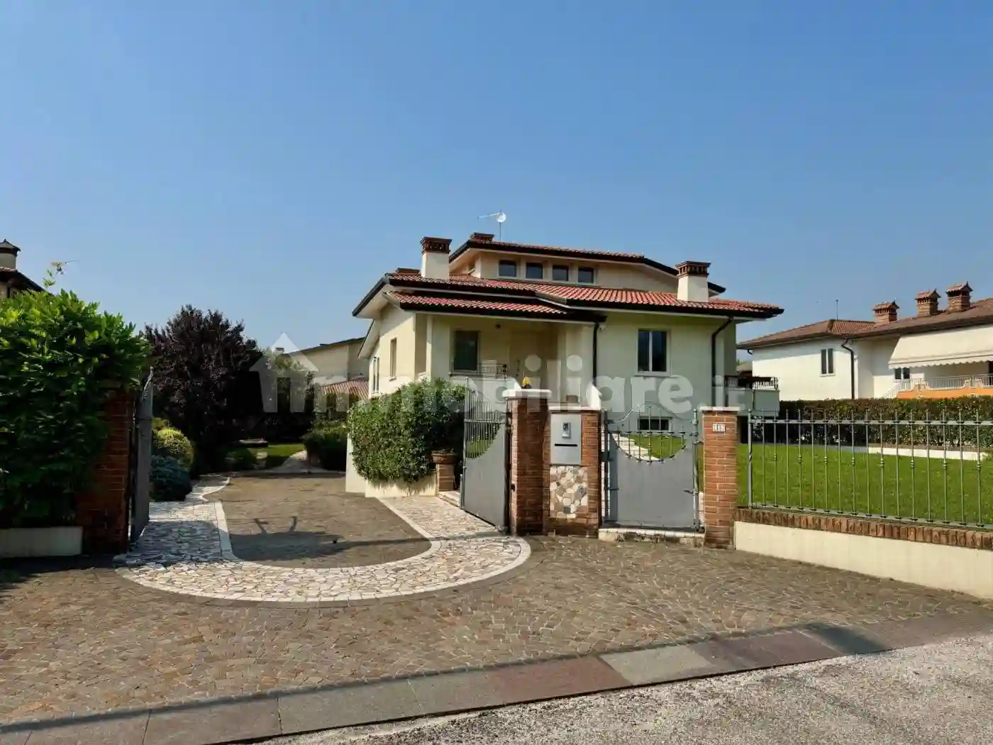 Villa - foto 2
