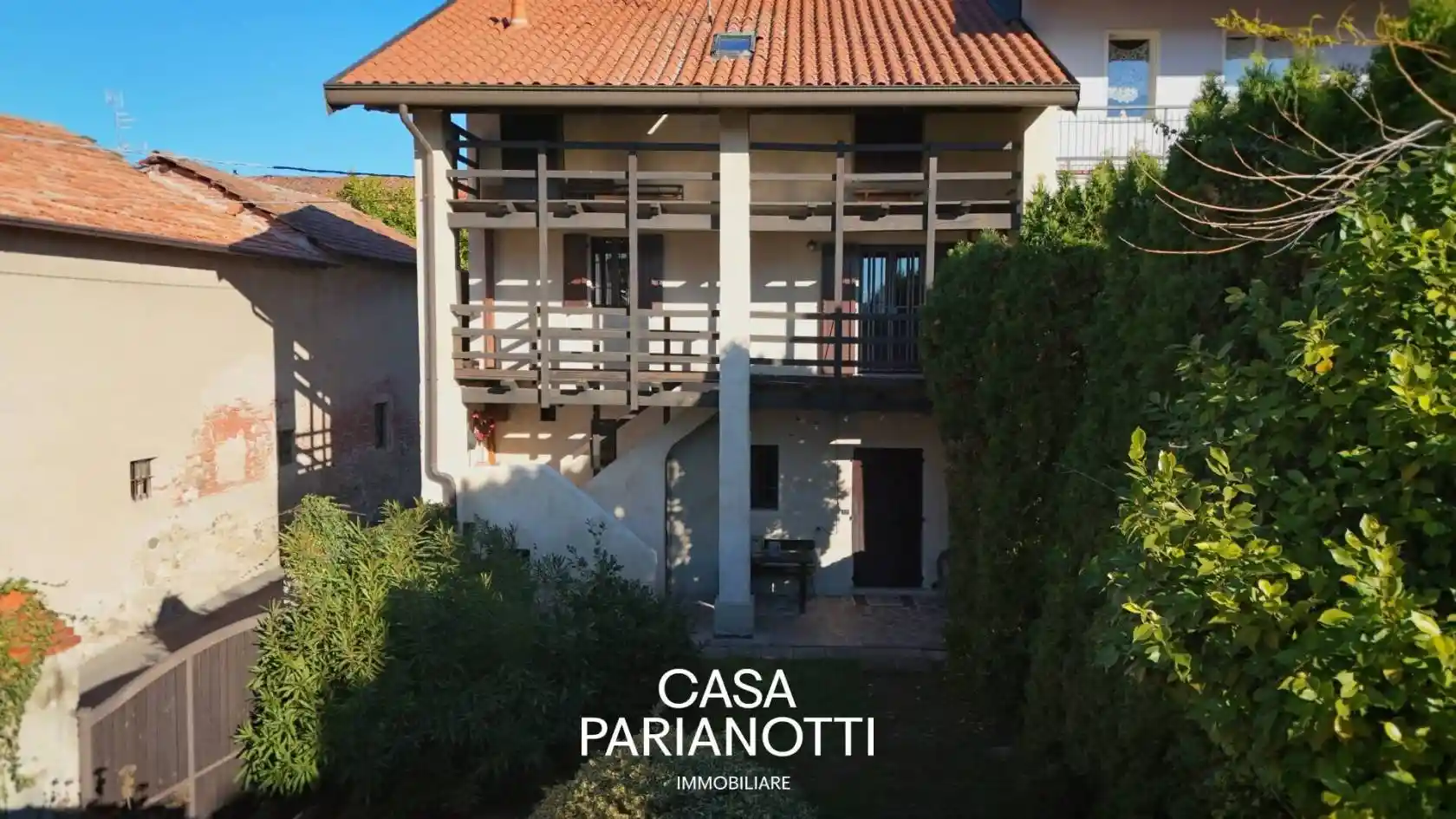 Casa indipendente in vendita a Agrate Conturbia