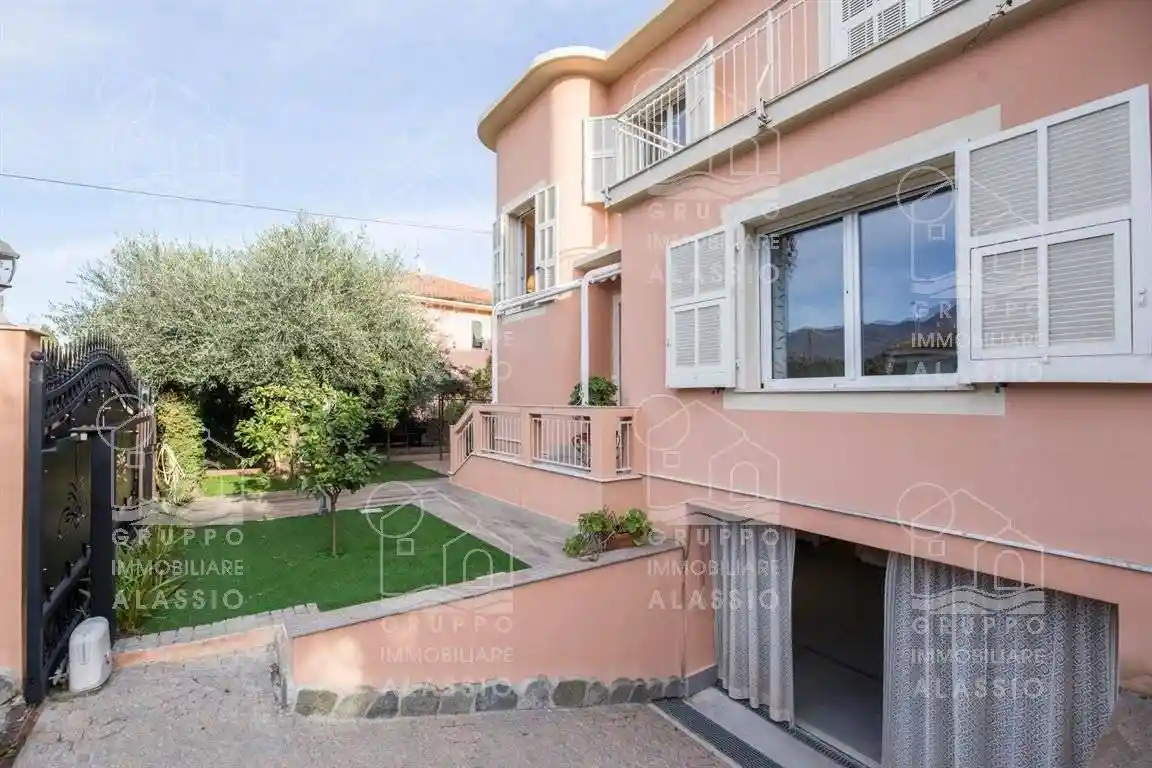 Villa in vendita a Loano