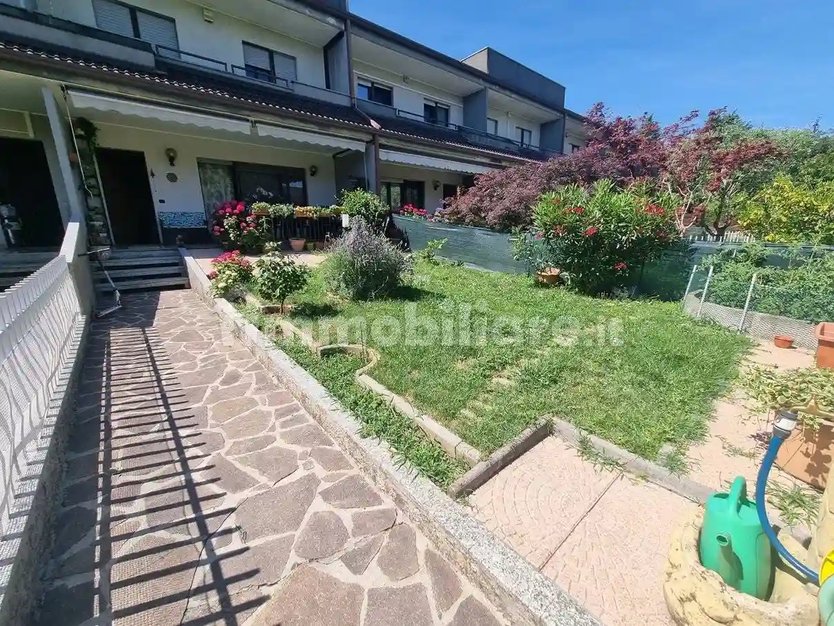 Villetta a schiera - foto 2
