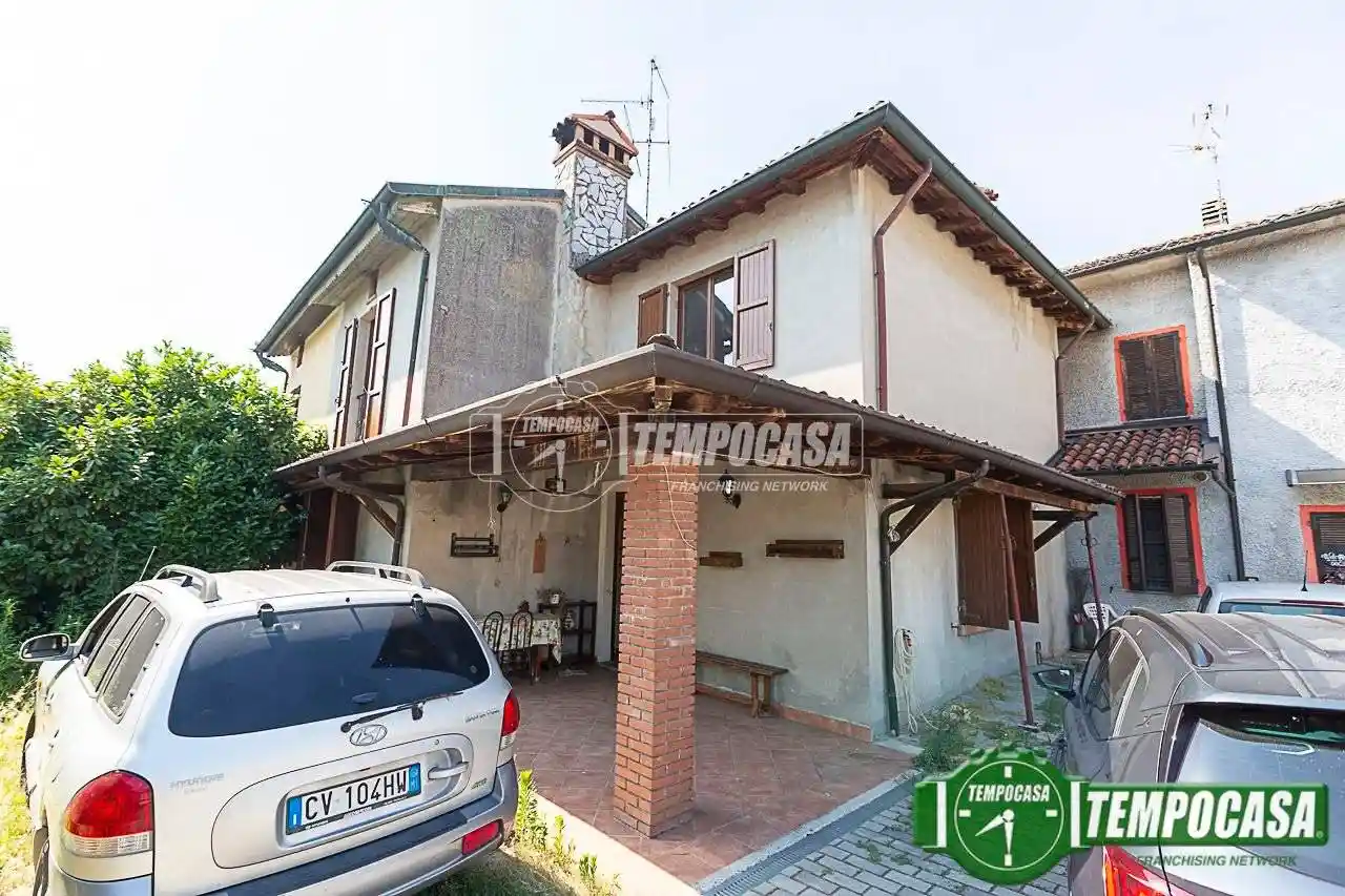 Casa indipendente in vendita a Corno Giovine
