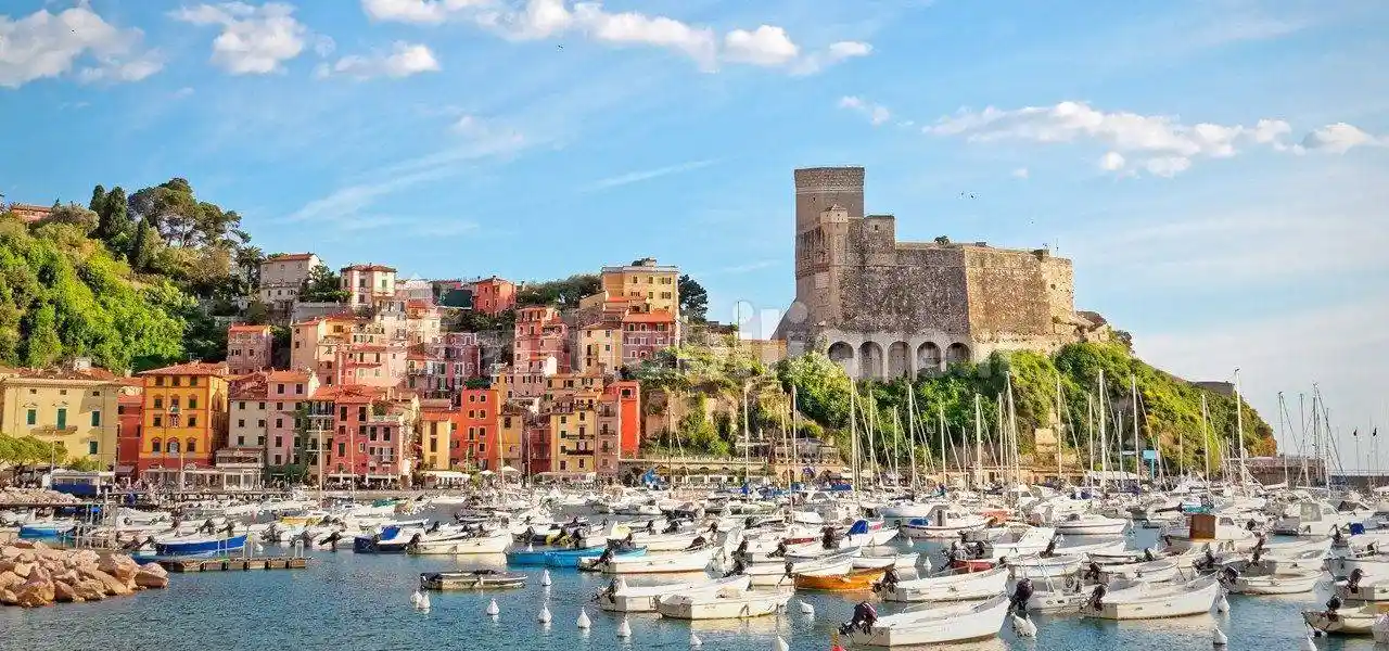 Casa indipendente in affitto a Lerici