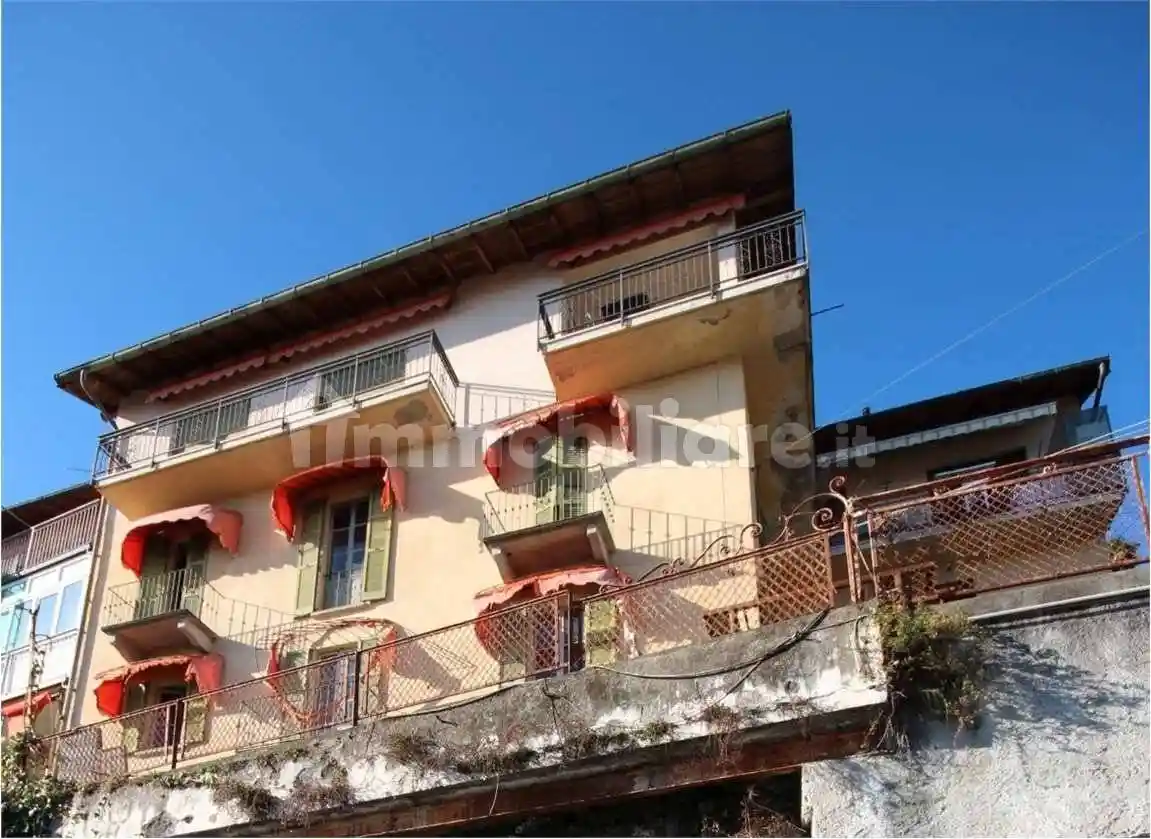 Palazzo - Edificio in vendita a Cannero Riviera