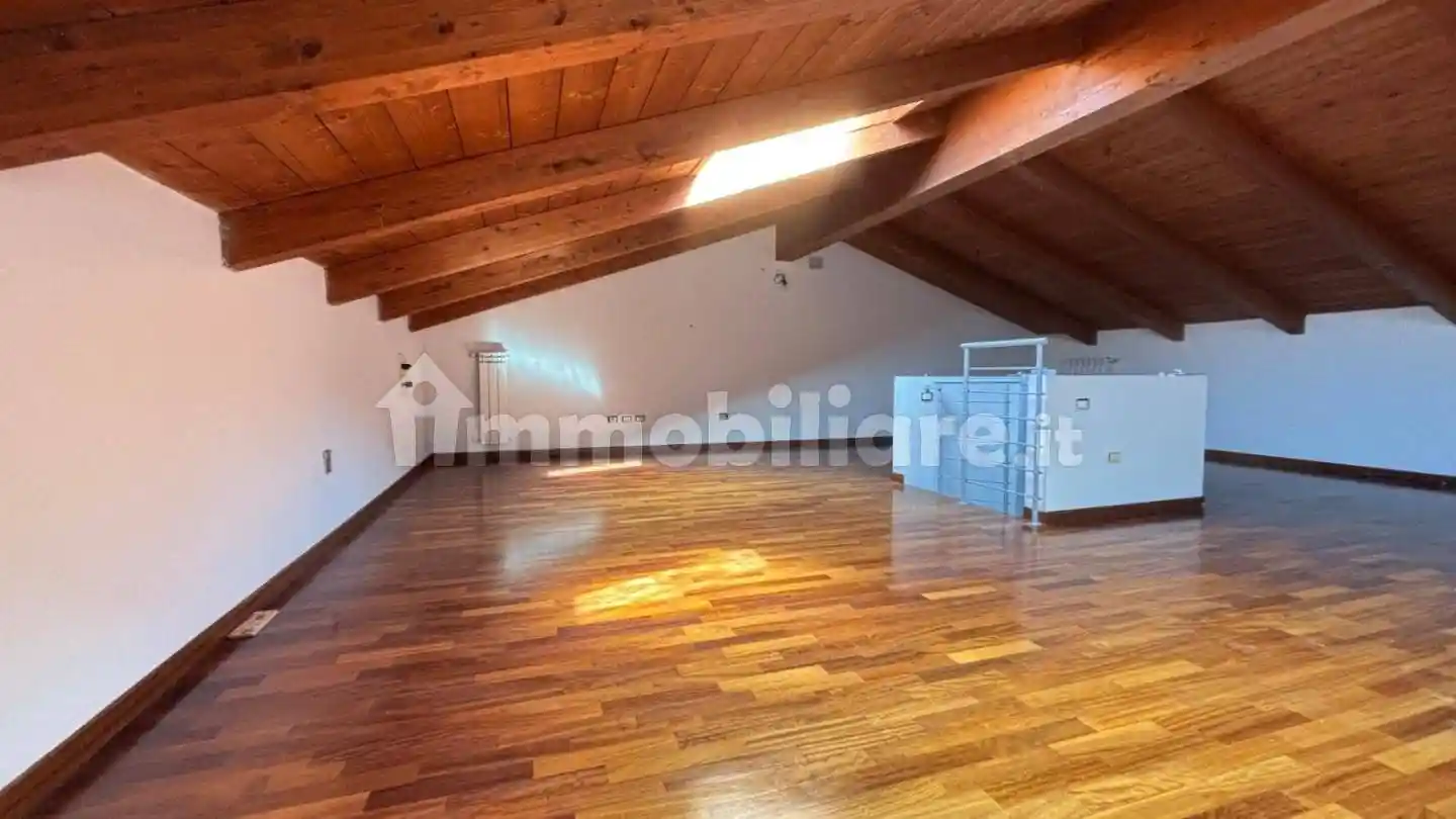 Appartamento in vendita a Cascina