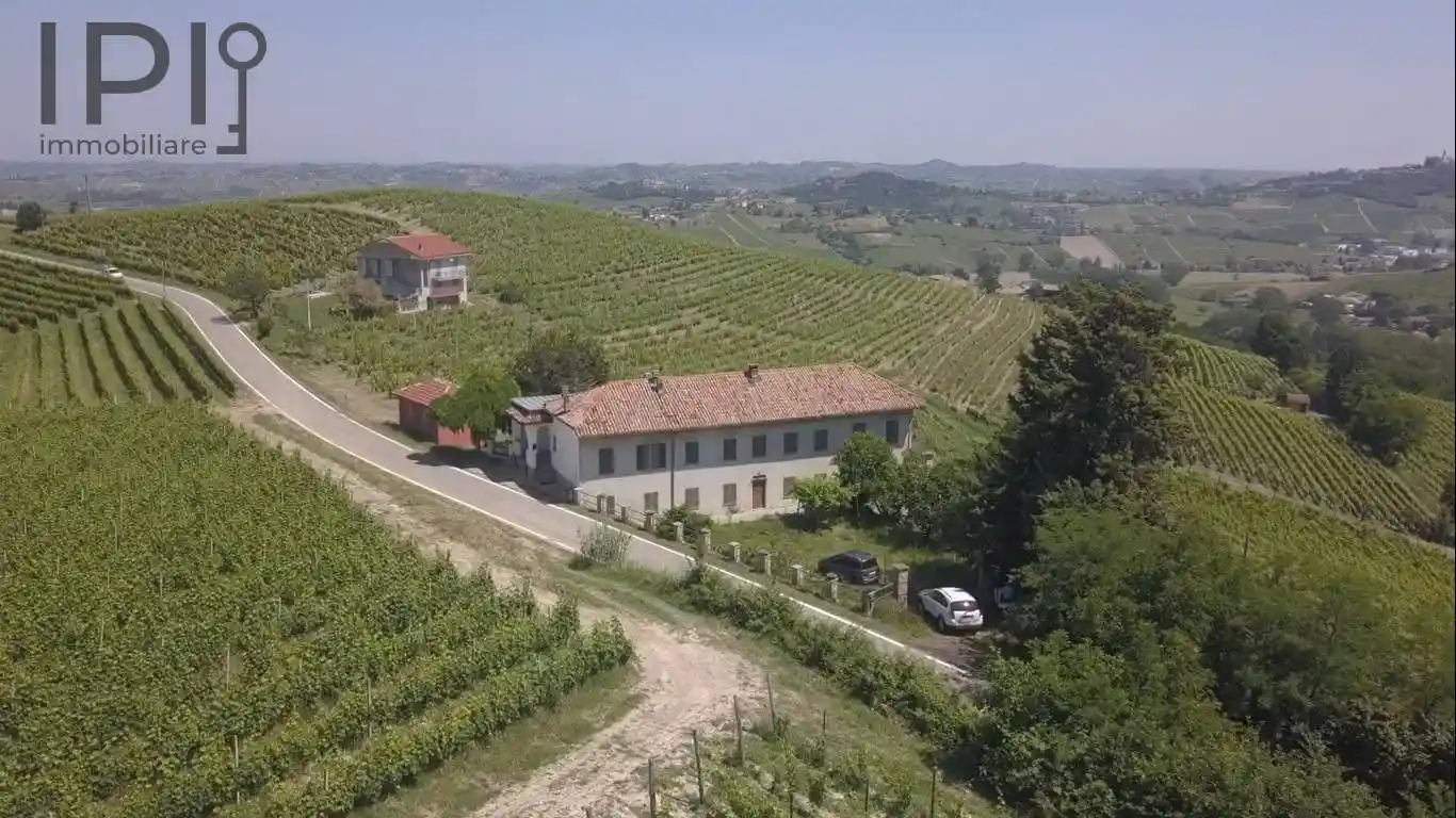 Villa in vendita a Canelli