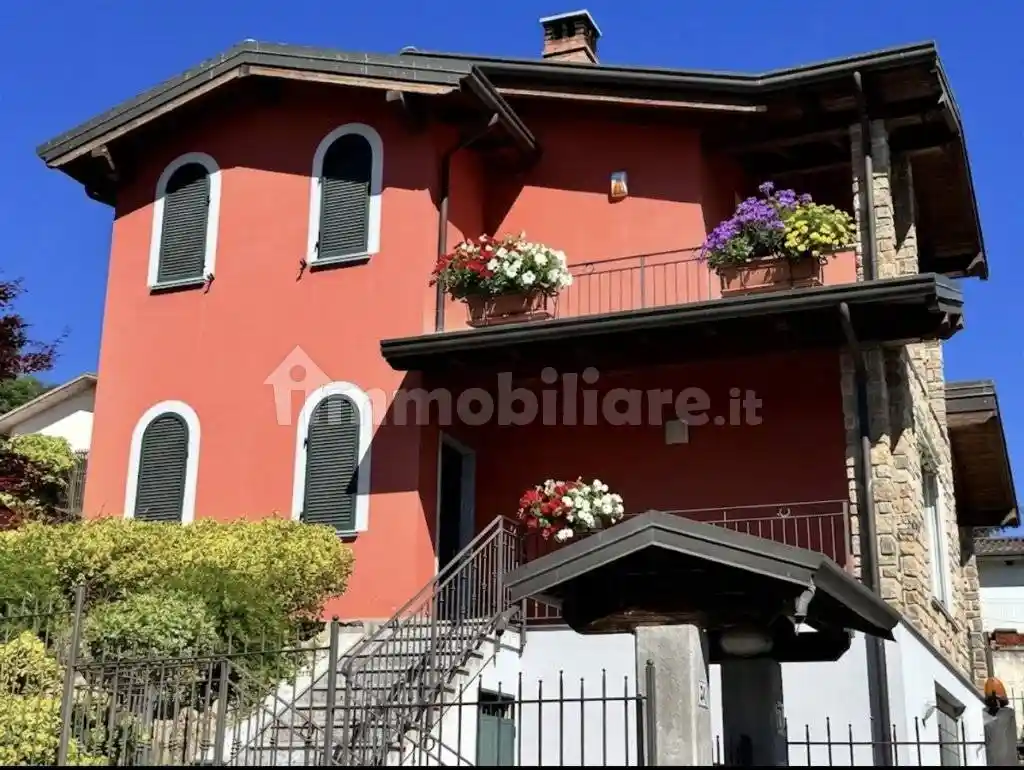 Villa in vendita a Godiasco Salice Terme