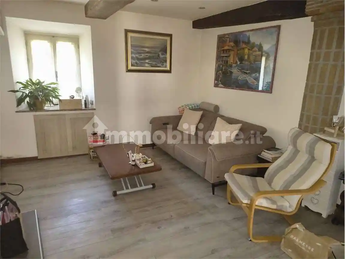 Appartamento in vendita a Marchirolo