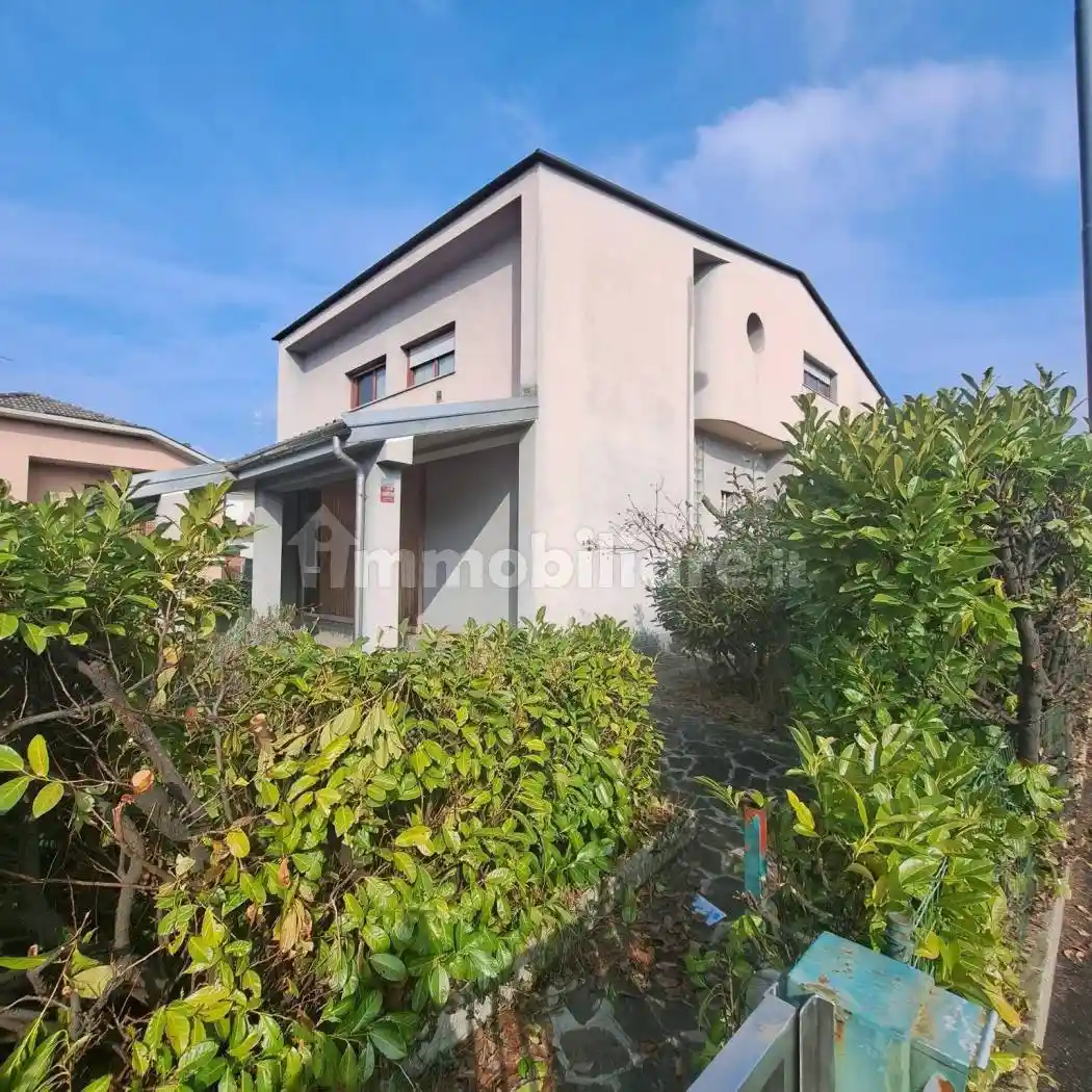 Villa in vendita a Pieve Emanuele