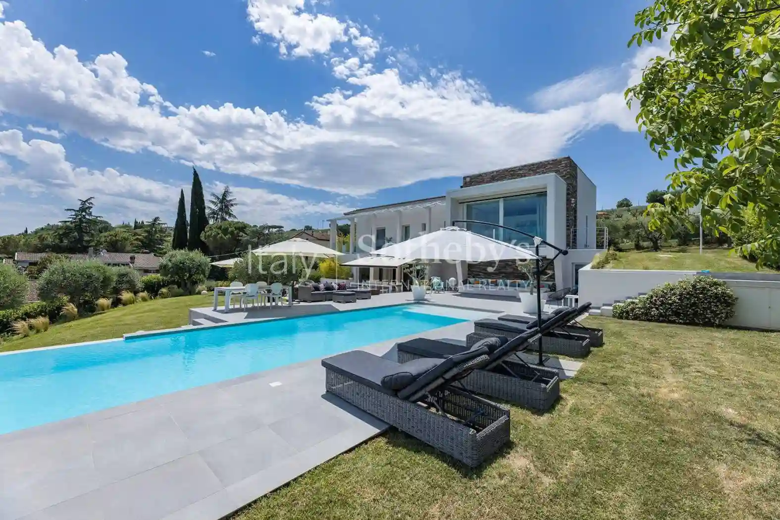 Villa - foto 2