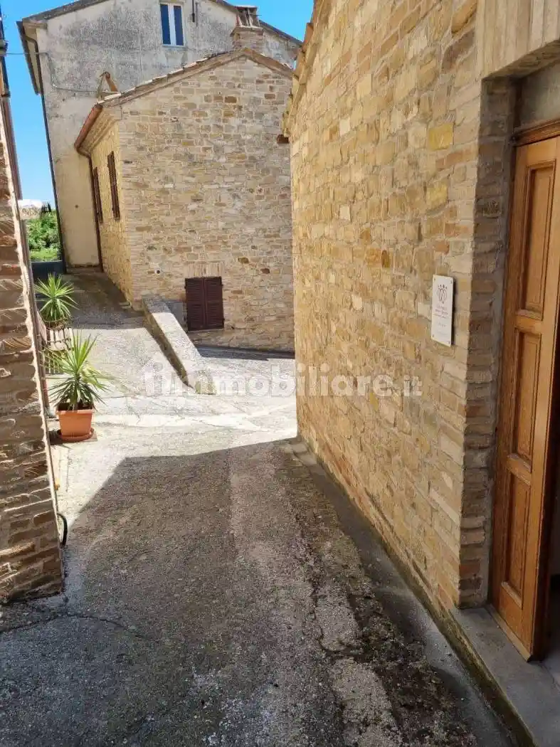 Palazzo - Edificio in vendita a Montelparo