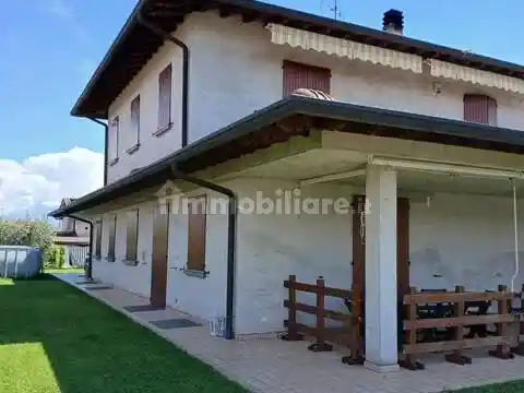Villa in vendita a Puegnago sul Garda