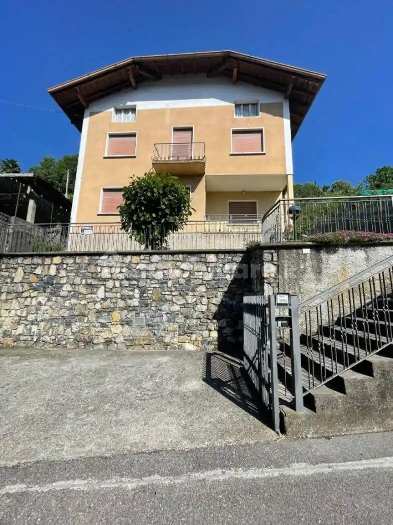 Villa in vendita a Gazzaniga