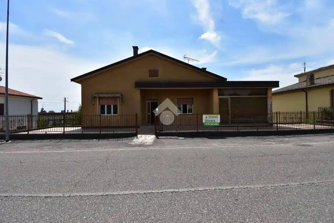 Villa in vendita a Castiglione delle Stiviere