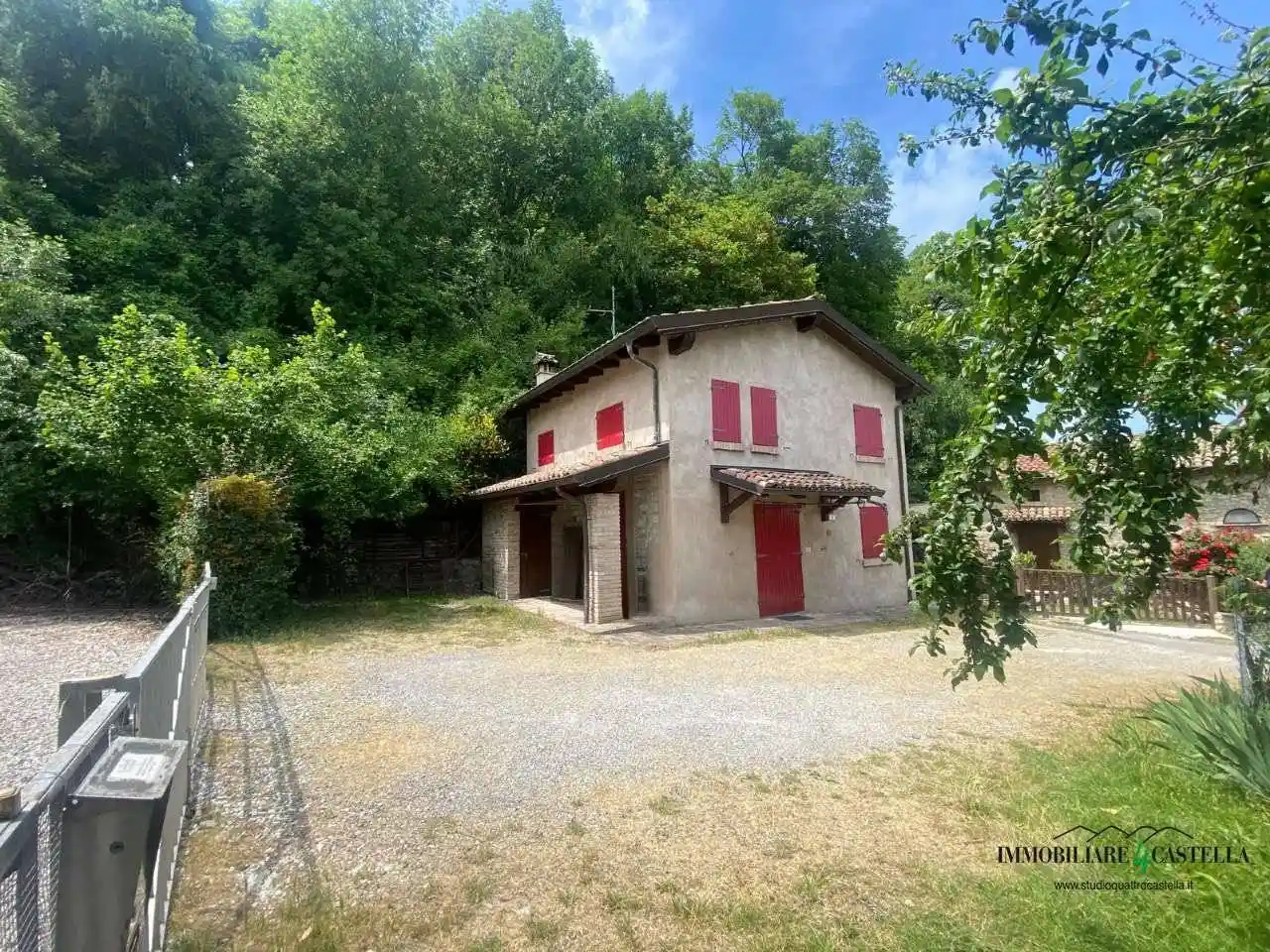 Casa indipendente in vendita a Canossa