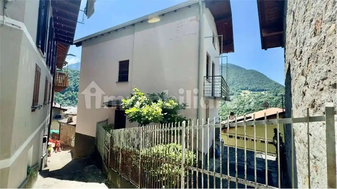 Casa indipendente in vendita a Pagnona