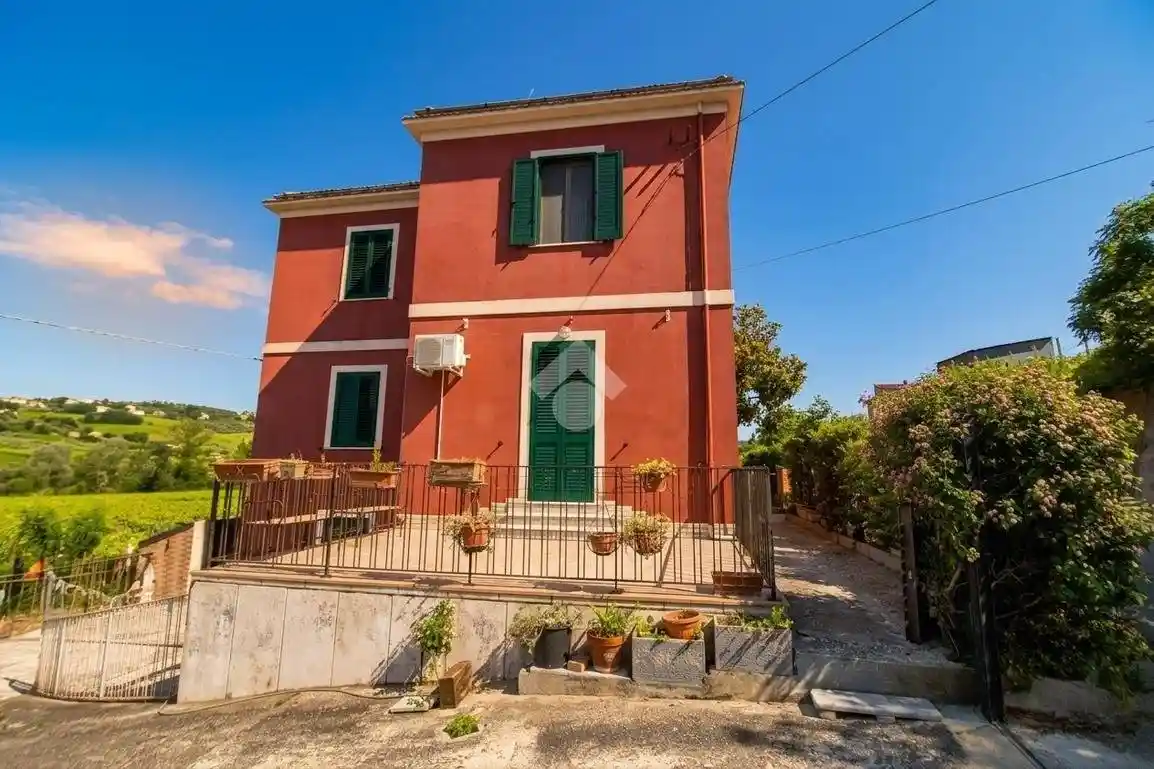 Casa indipendente in vendita a Villamagna