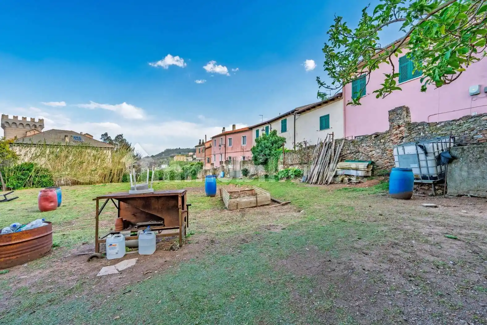 Villa in vendita a Vado Ligure