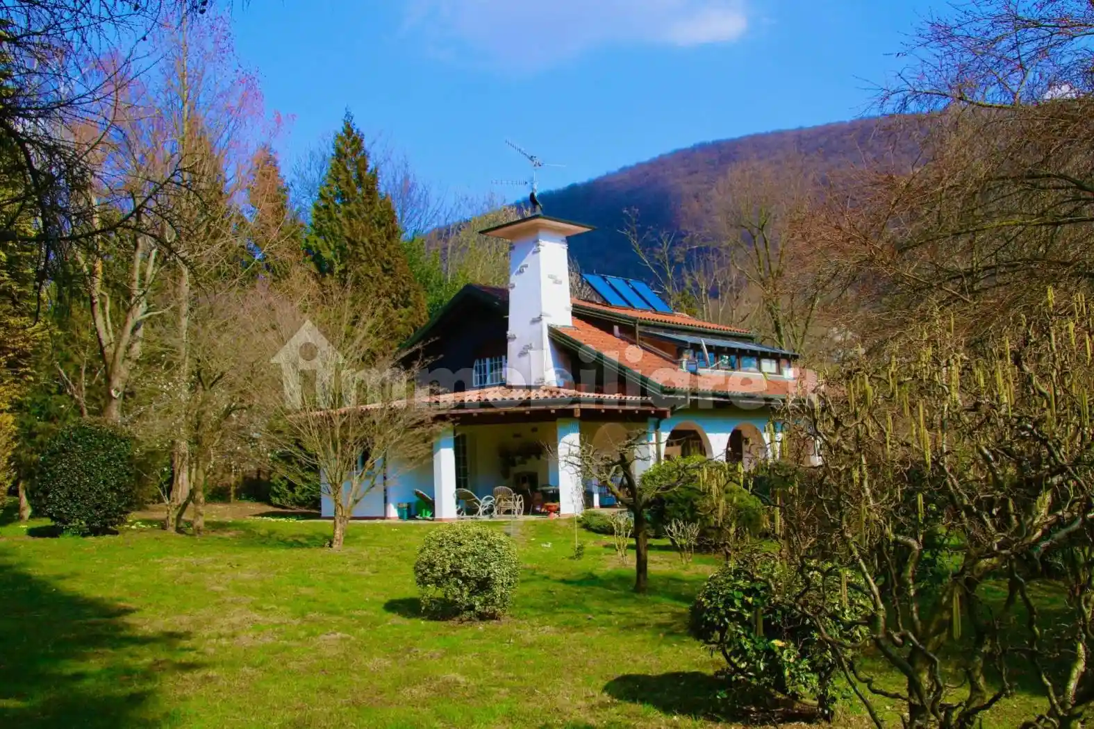 Villa in vendita a Miasino