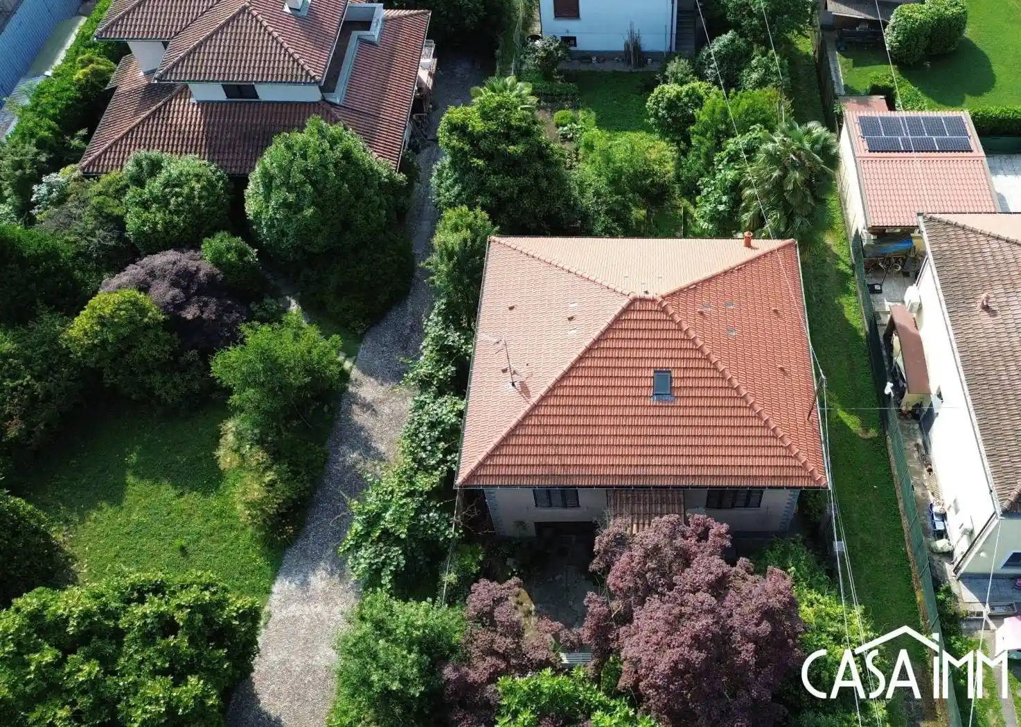 Villa in vendita a Angera