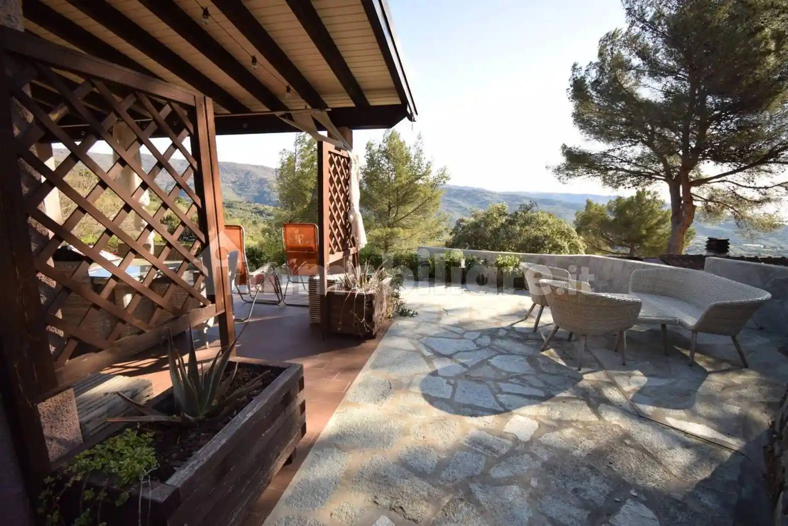 Casa indipendente in vendita a Diano Arentino