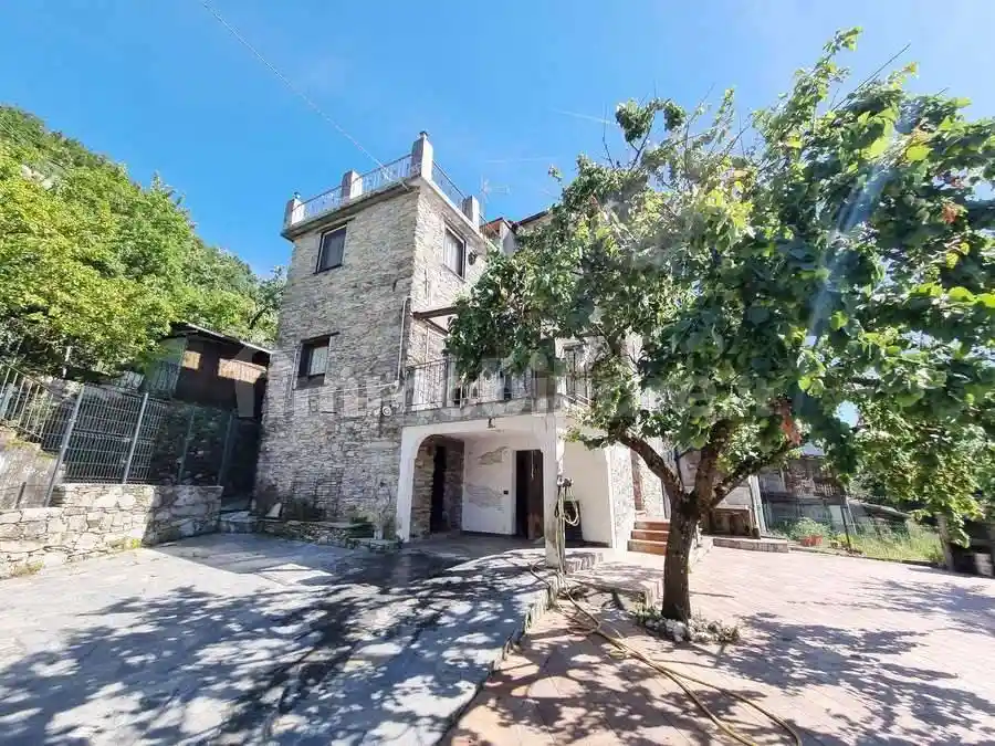 Casa indipendente in vendita a Davagna