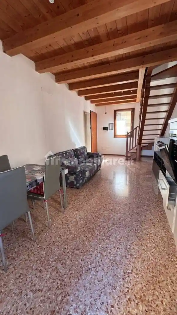 Appartamento in affitto a Este