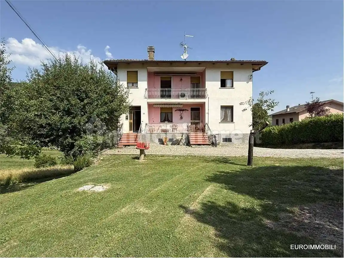 Casa indipendente in vendita a Neviano degli Arduini