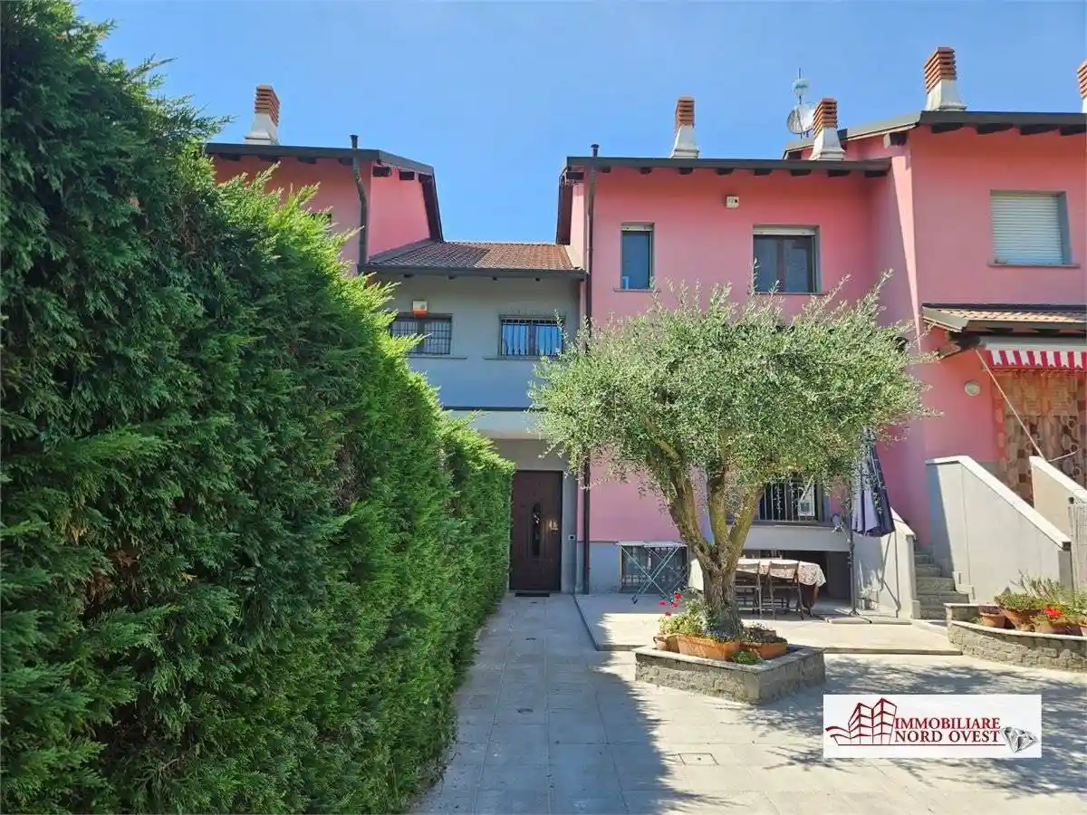Villetta a schiera in vendita a Bernate Ticino