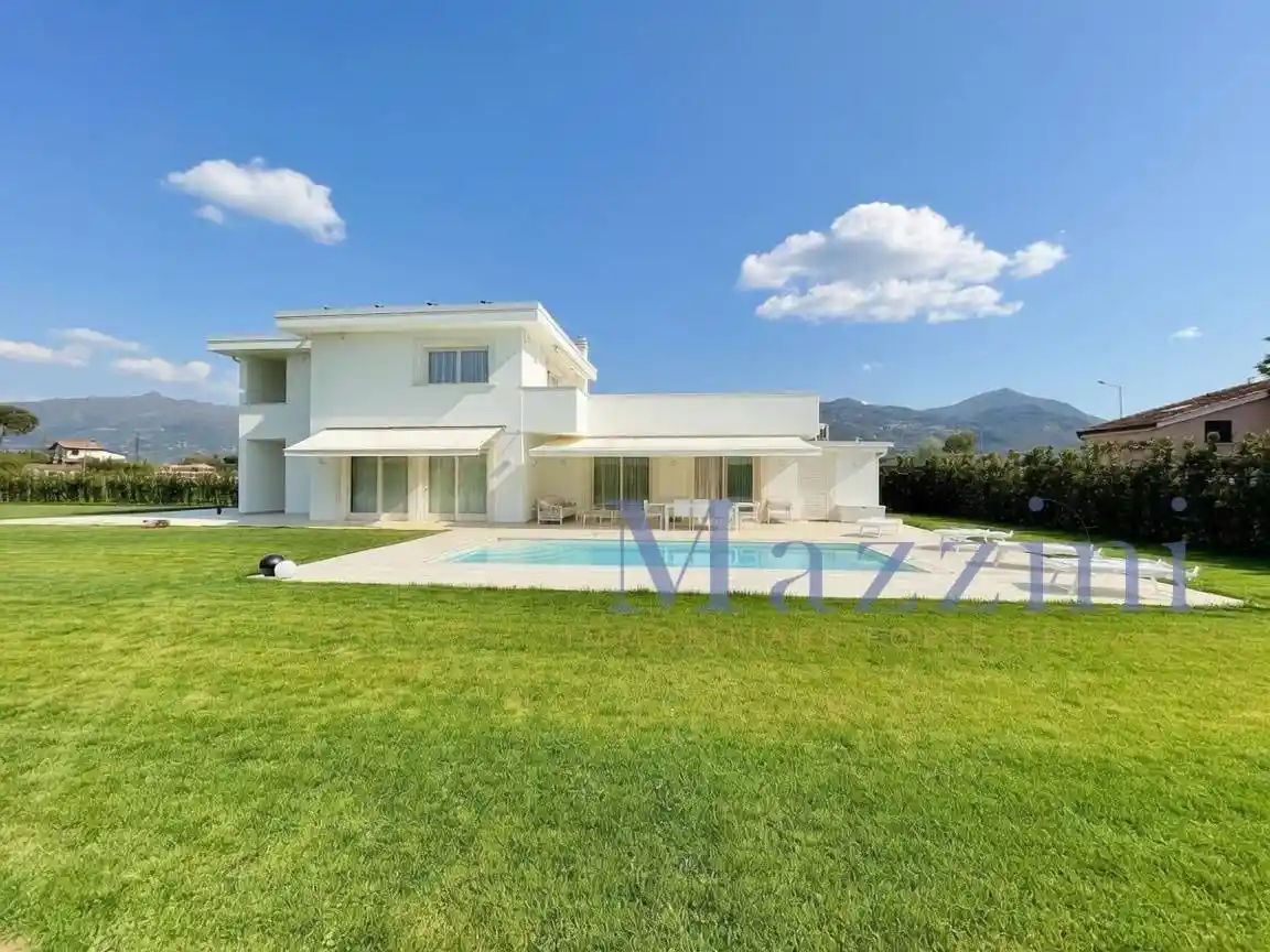 Villa in vendita a Pietrasanta