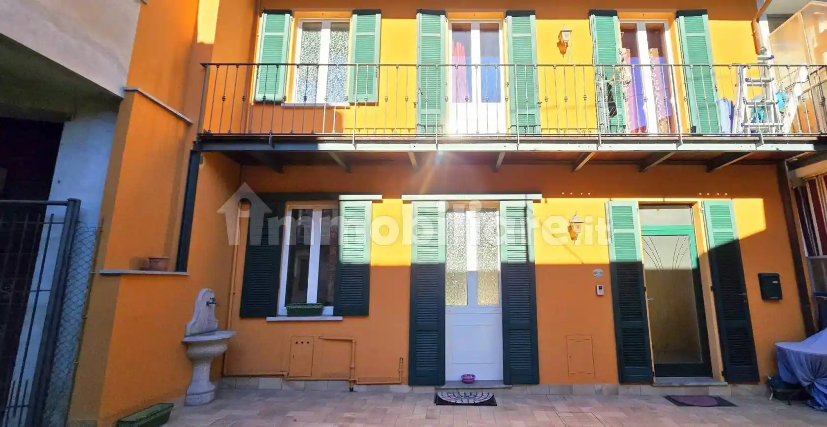 Villetta a schiera in vendita a Angera