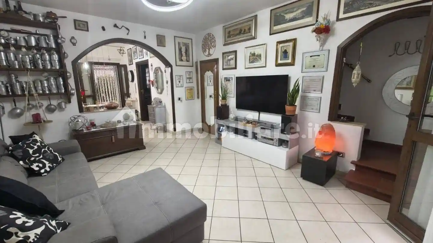 Casa indipendente in vendita a Cascina