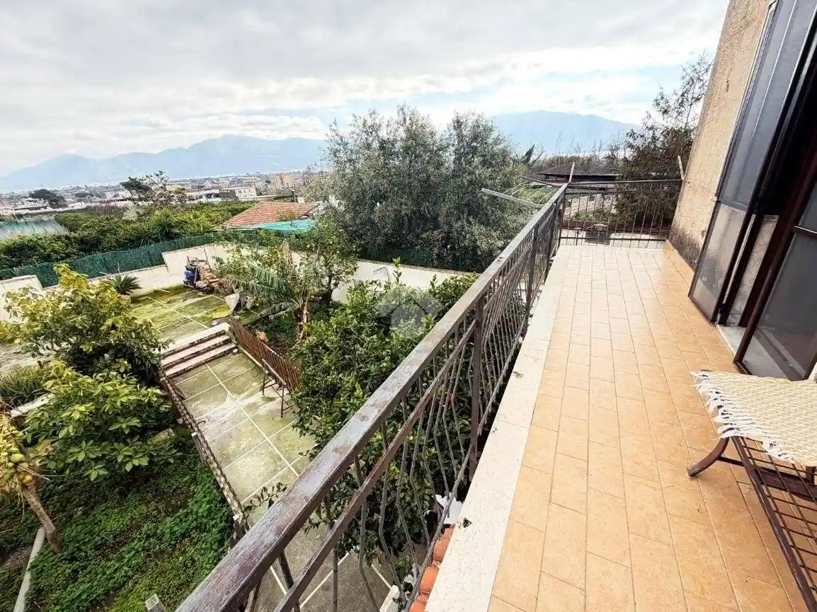 Palazzo - Edificio in vendita a Boscotrecase