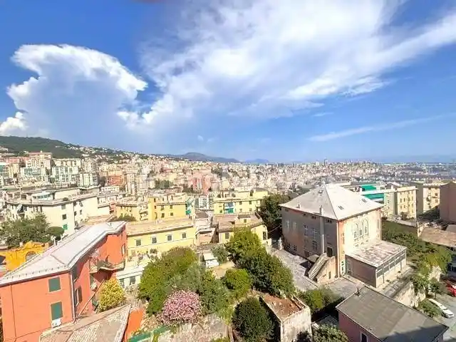 Appartamento in vendita a Genova