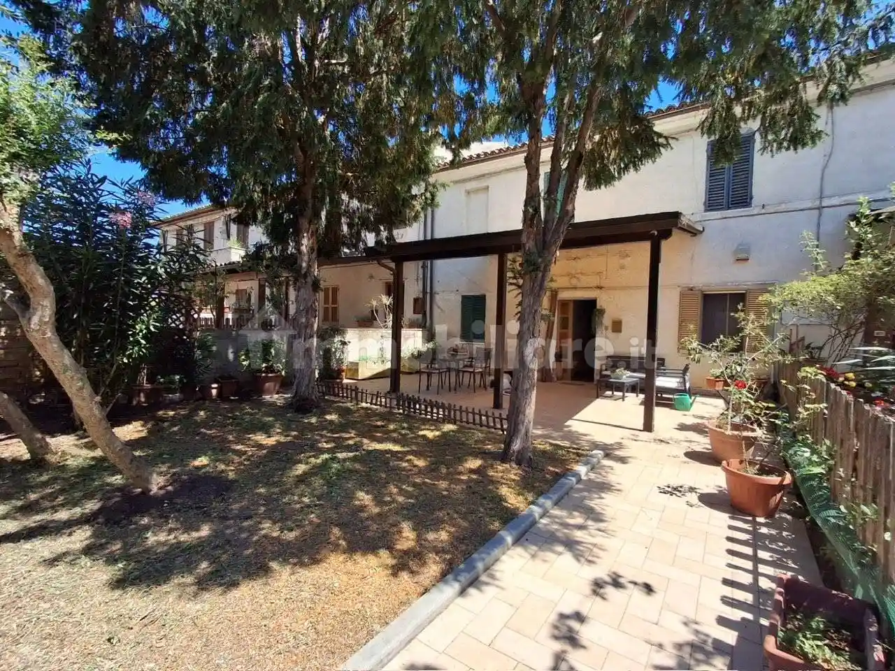 Casa indipendente in vendita a Foligno