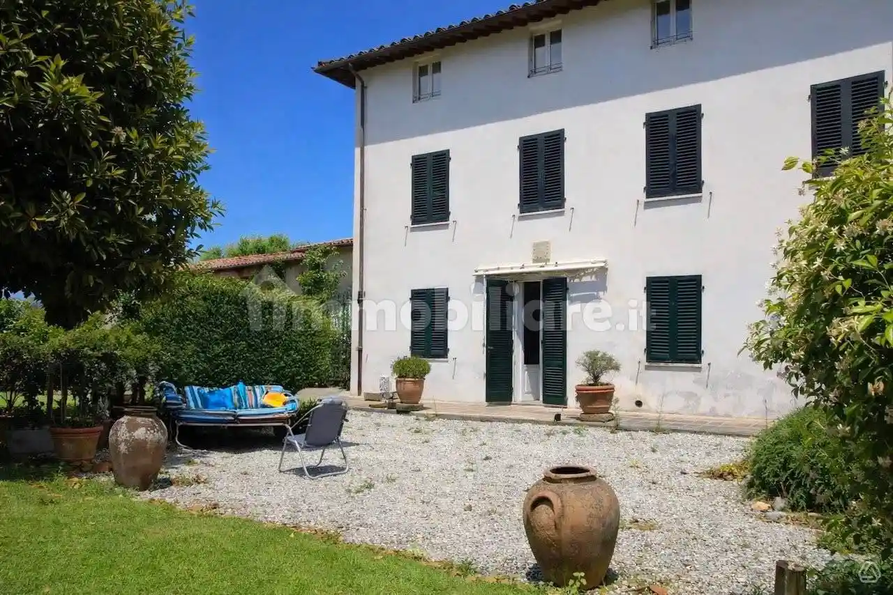 Rustico - Casale in vendita a Lucca
