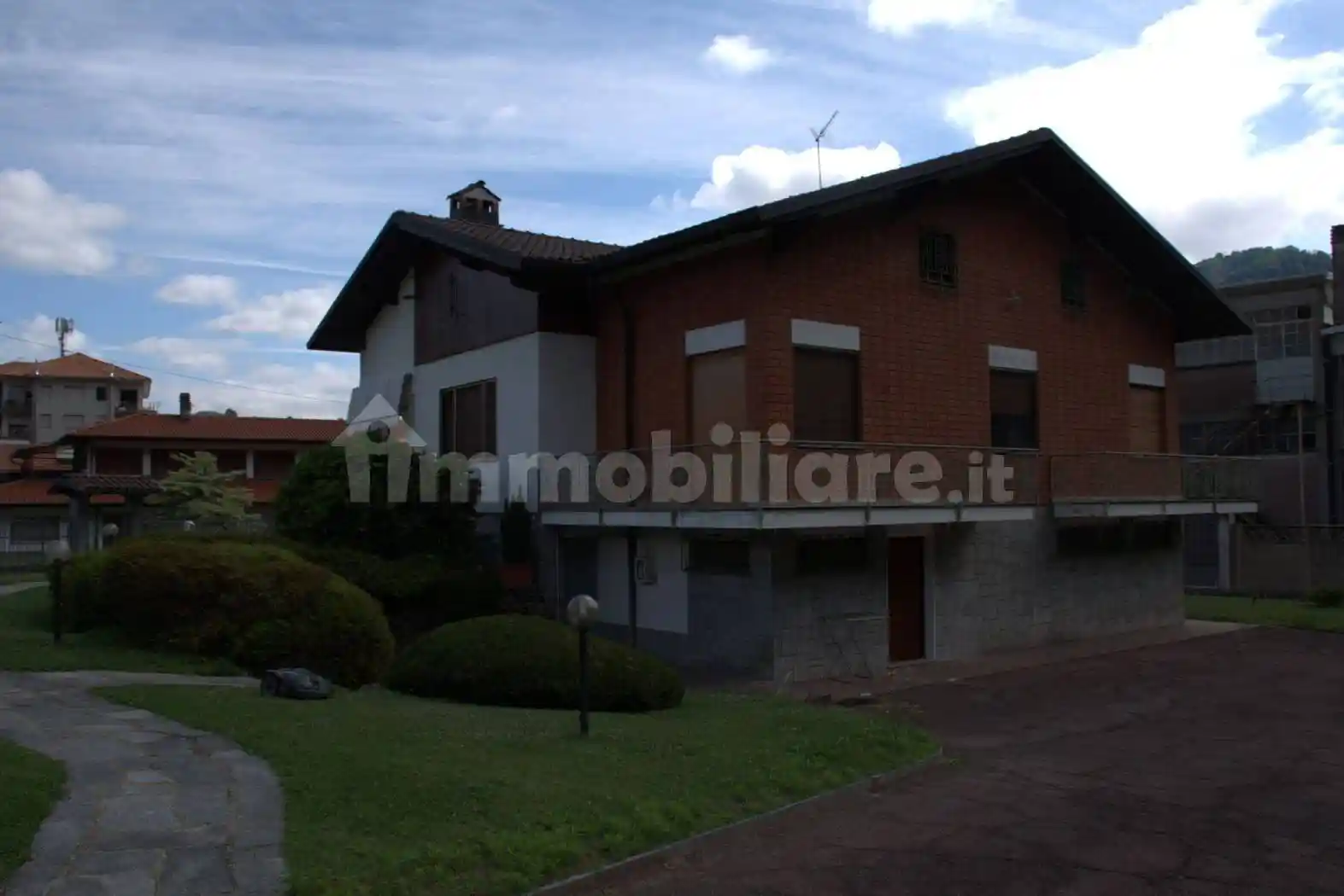 Villa in vendita a Borgosesia