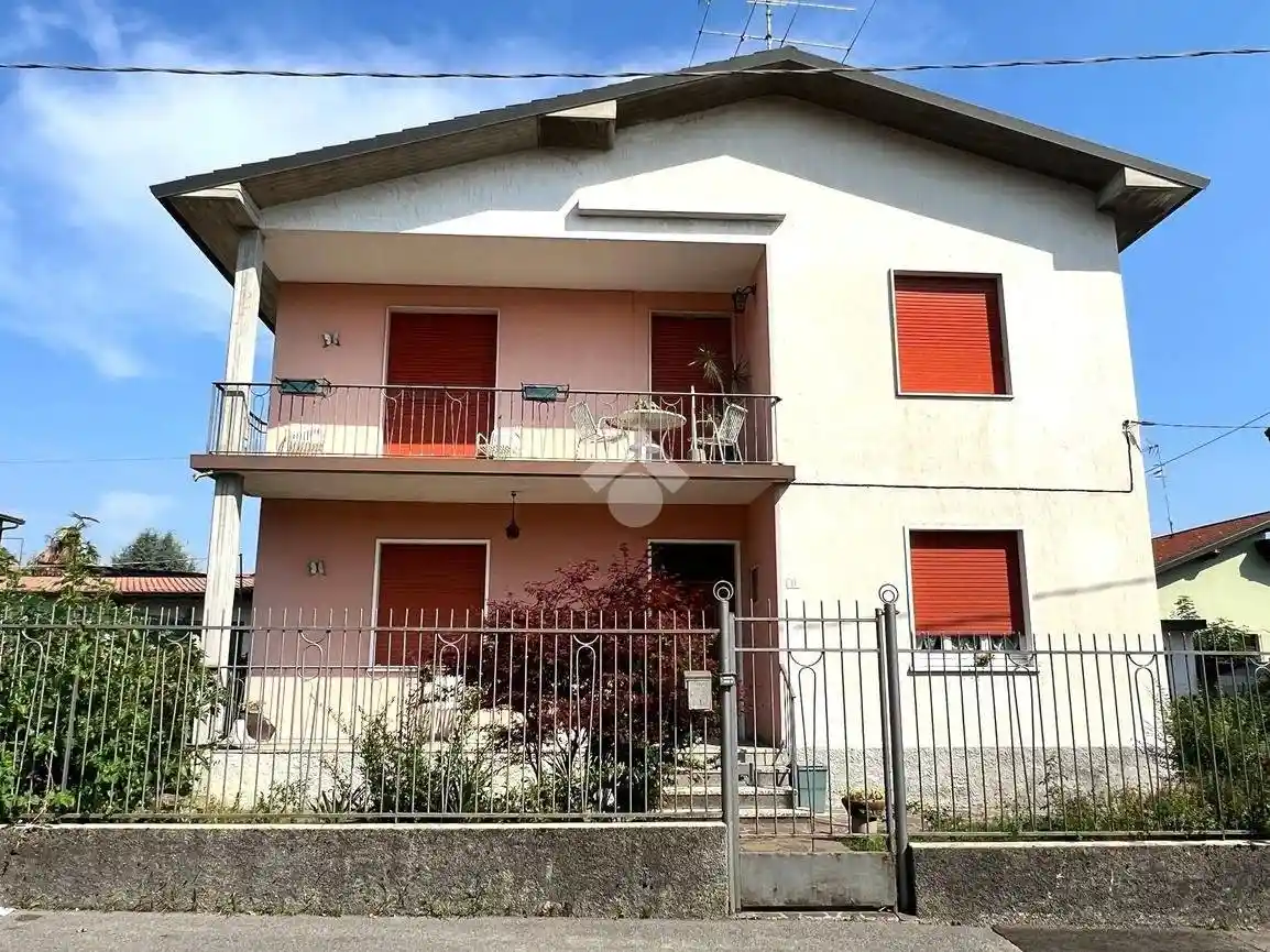 Villa in vendita a Adro
