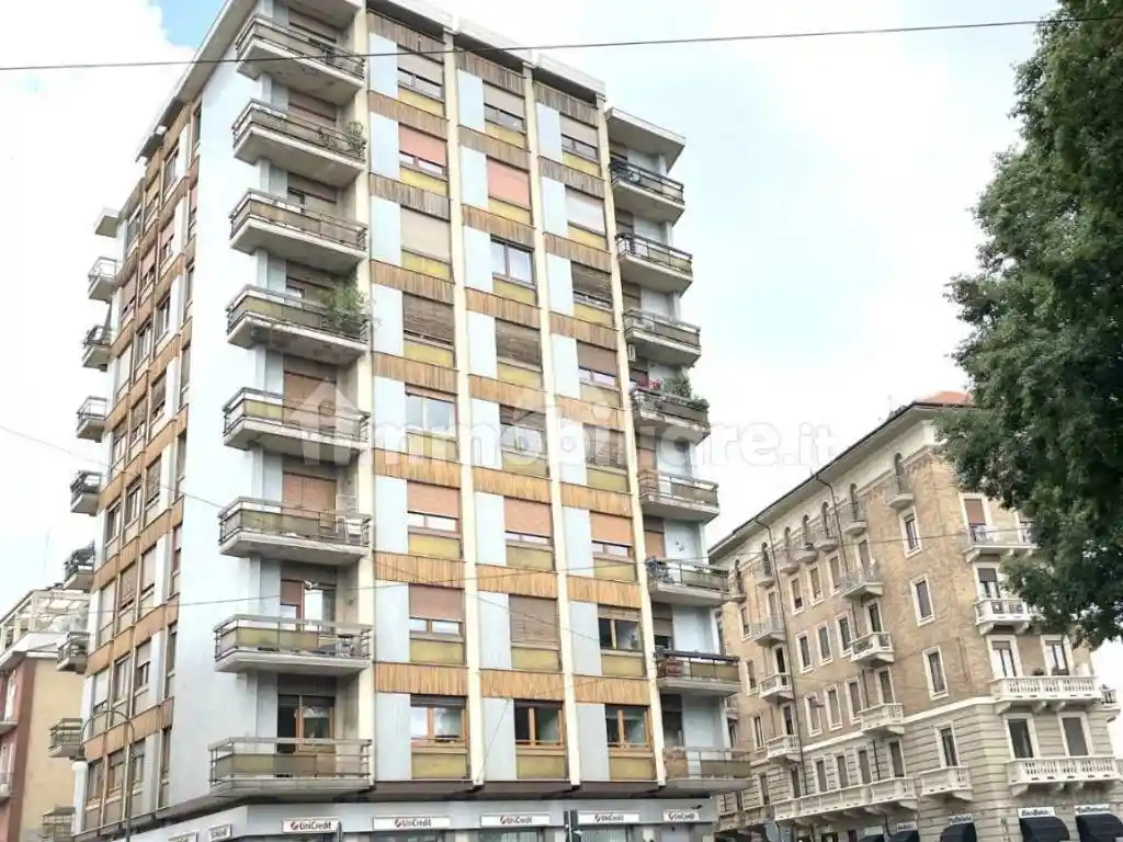 Palazzo - Edificio in affitto a Torino