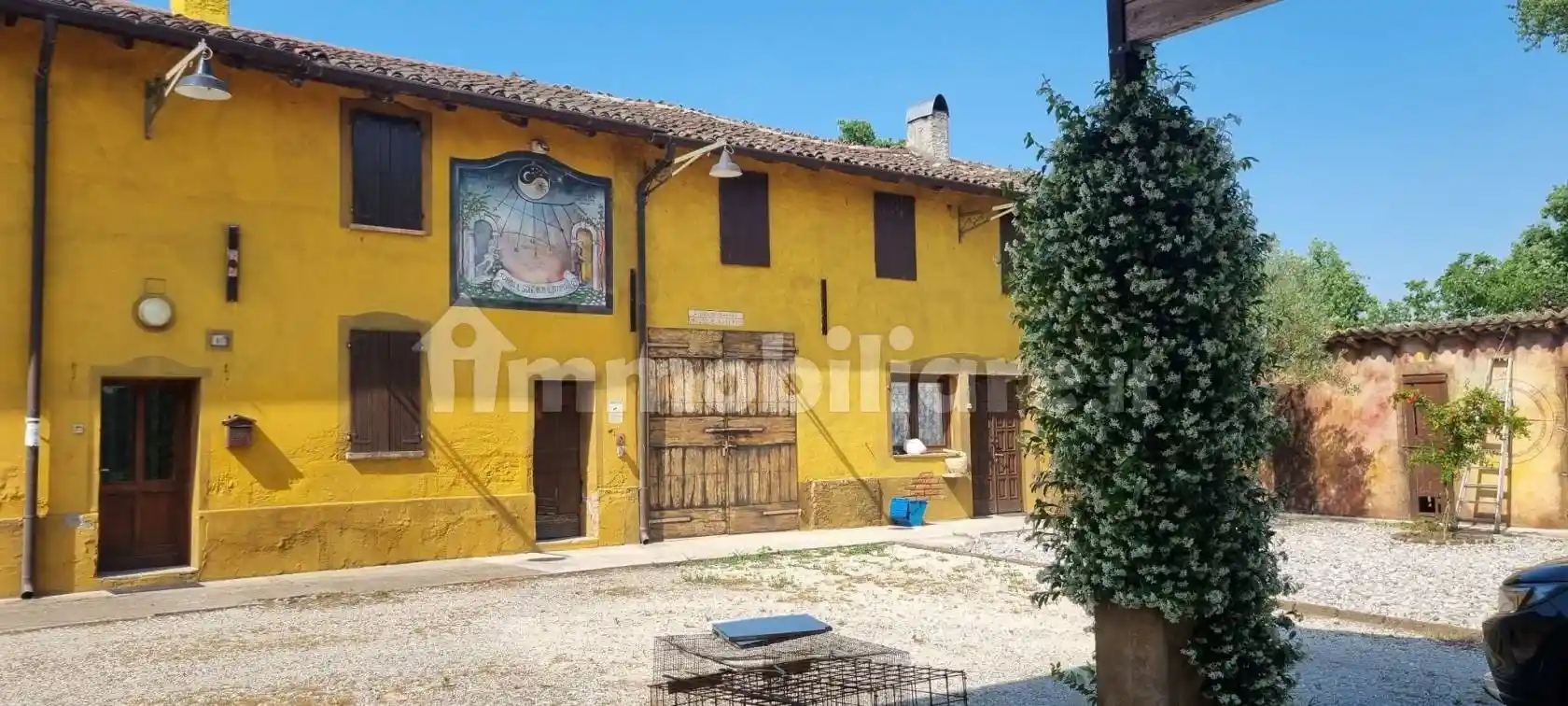 Casa indipendente in vendita a Pessina Cremonese